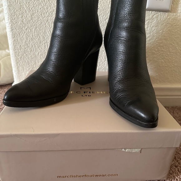 Boots - Picture 3 of 10